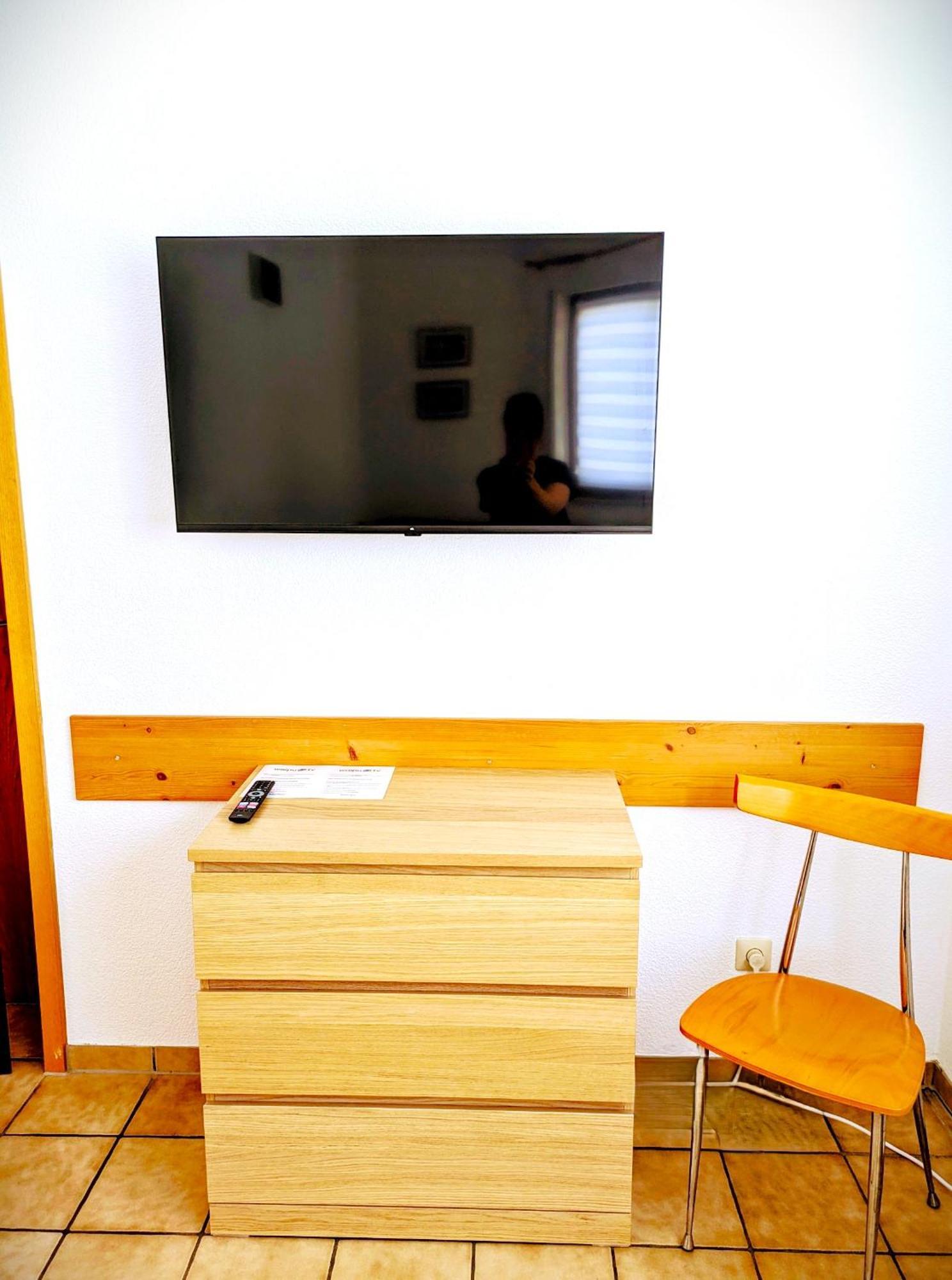 4 Zimmer Geraeumige Und Ruhig Gelegene Ferien- Und Monteurwohnung Nur Fuer Sie Allein Aujvari Vermietungen Spiegelberg 外观 照片